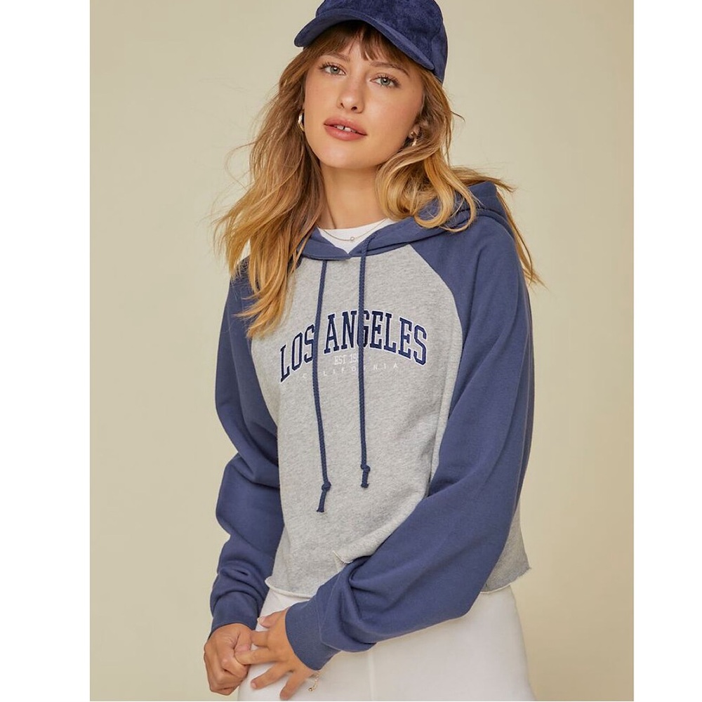 Forever 21 Los Angeles Graphic Raglan Hoodie. NWT Size small.